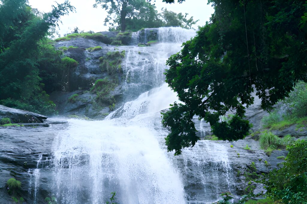 Kiliyur Falls